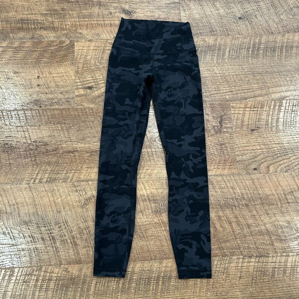 Black Camo Lululemon Align 25''' Inseam size 2 womens Leggings